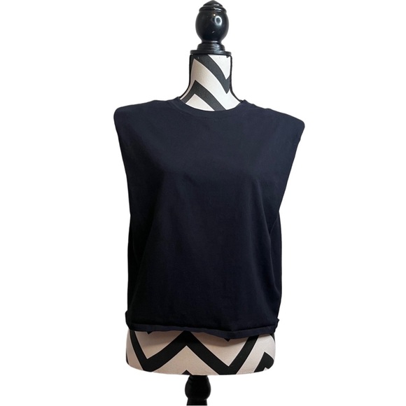 Aritzia Babaton Shoulder Pad Cropped Sz XS T-Shirt - Picture 1 of 12